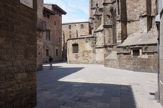 Barcelona: Gothic Paths, Tapas & Sagrada Familia Private Tour - The Jewish Quarter and the Synagogue