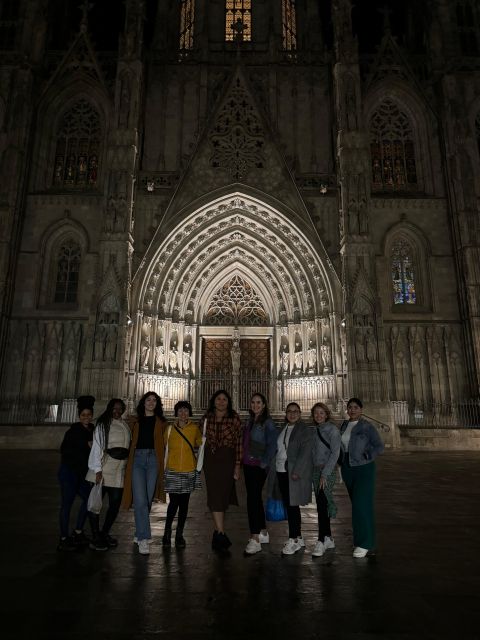 Barcelona: Gothic Quarter By Night Guided Walking Tour - Modern Catalan Politics and Local Culture