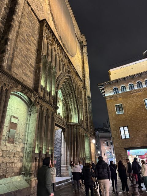Barcelona: Gothic Quarter By Night Guided Walking Tour - Final Tips for Participants