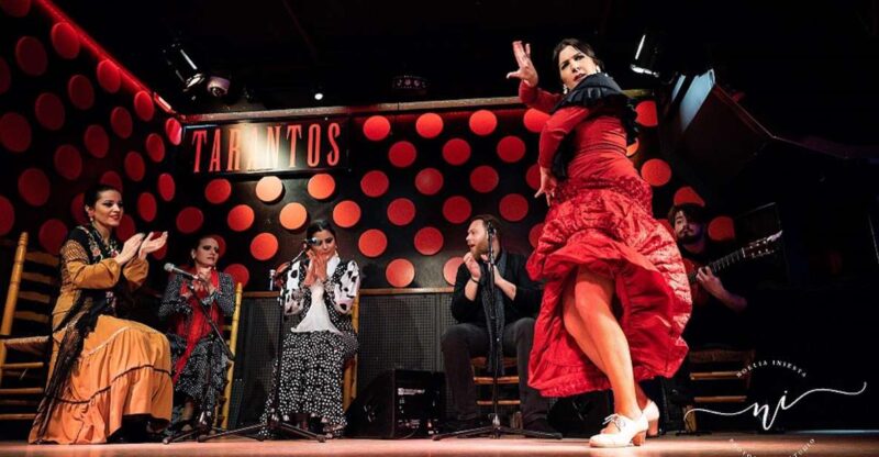 Barcelona: Gothic Quarter Guided Tour with Flamenco & Tapas - Flamenco at Los Tarantos: An Intimate Live Performance