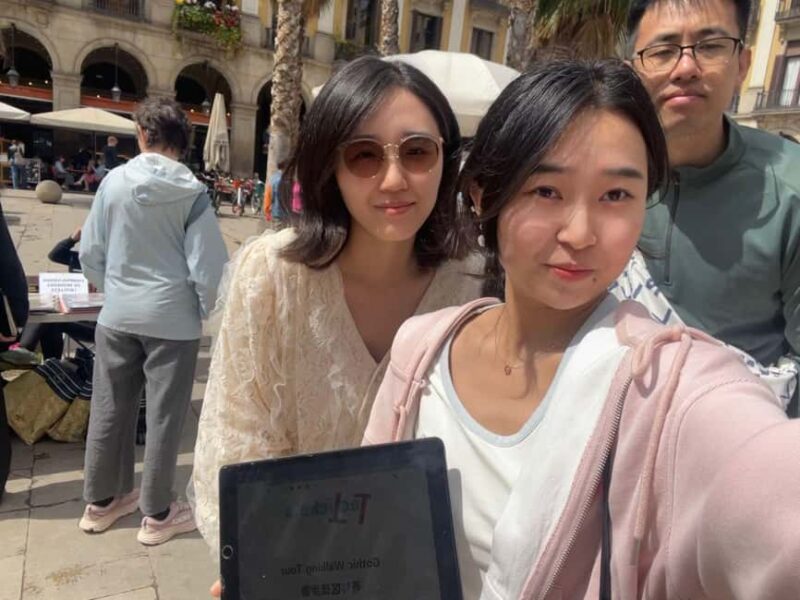 Barcelona: Gothic Quarter Old Town Walking Tour - Discovering Kings Square and Roman Remains