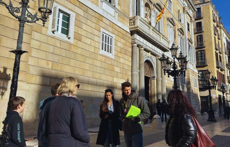 Barcelona: Gothic Quarter Old Town Walking Tour - Wandering Through Narrow, Historic Streets