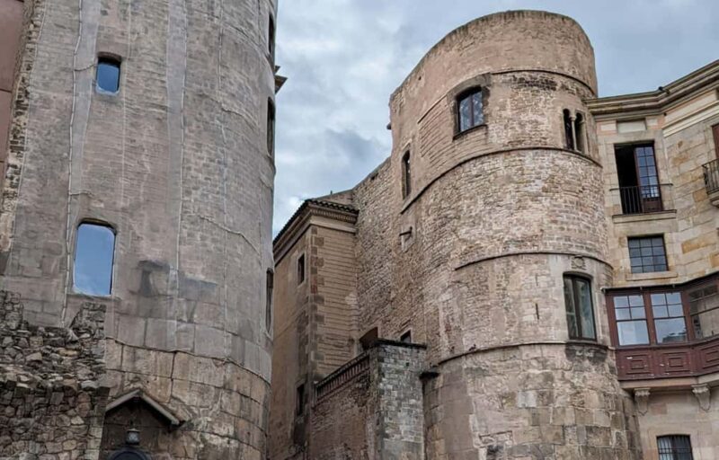Barcelona: Gothic Quarter Old Town Walking Tour - Accessibility and Limitations