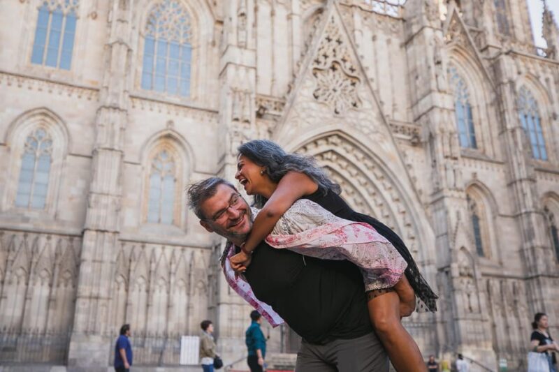 Barcelona: Gothic Quarter Private Photoshoot Experience - Photo Selection and Delivery Process