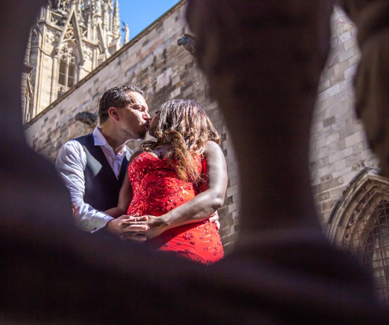 Barcelona: Gothic Quarter Private Photoshoot Experience - What Makes This Photoshoot Stand Out