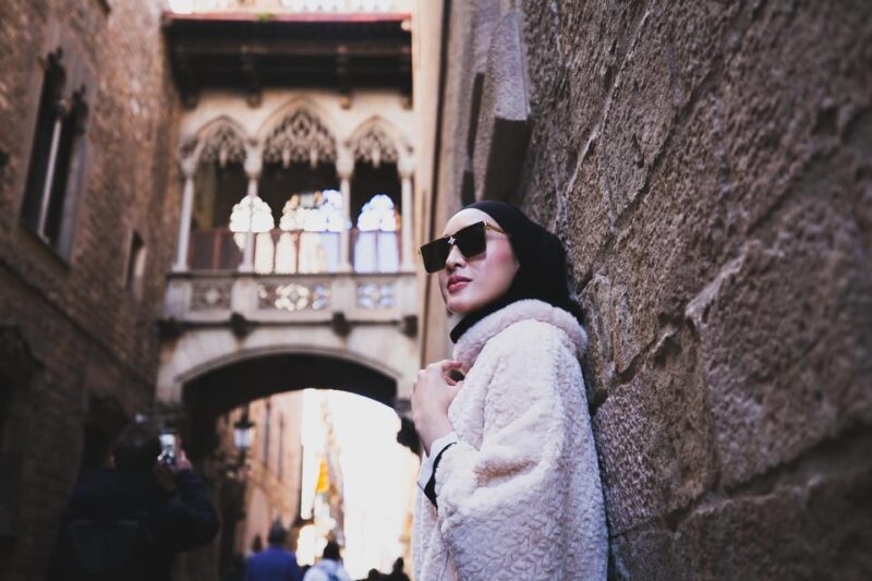 Barcelona: Gothic Quarter Private Photoshoot Experience - Limitations and Considerations