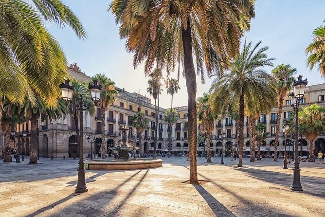 Barcelona Gothic Quarter Scavenger Hunt and City Highlights Walking Tour - Suitable for All Ages and Group Sizes