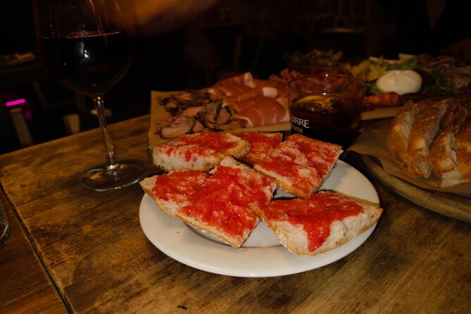 Barcelona Gothic Quarter Tipsy Tasting Tapas Tour and History - Key Points