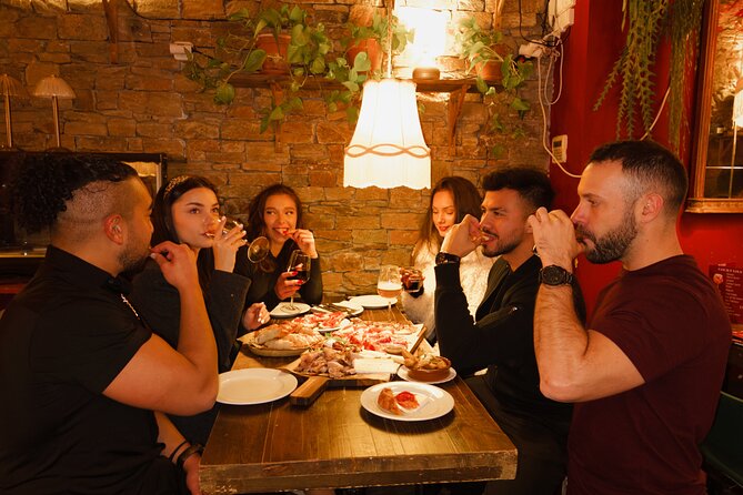 Barcelona Gothic Quarter Tipsy Tasting Tapas Tour and History - Placa Reial: A Historic Square and Food Stop