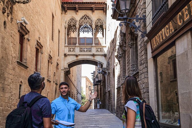 Barcelona Gothic Quarter Tour (Small Group) - Walking Down La Rambla: From River to Boulevard