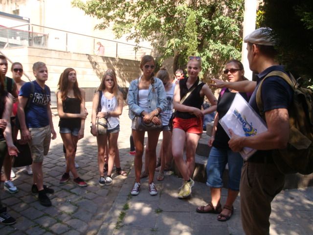 Barcelona: Gothic Quarter Walking Tour - Meeting and Ending Points for Easy Planning