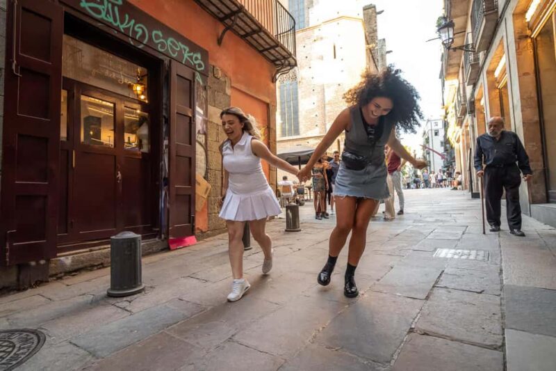 Barcelona: Gothic Quarter Walking Tour with 10+ Attractions - Key Points