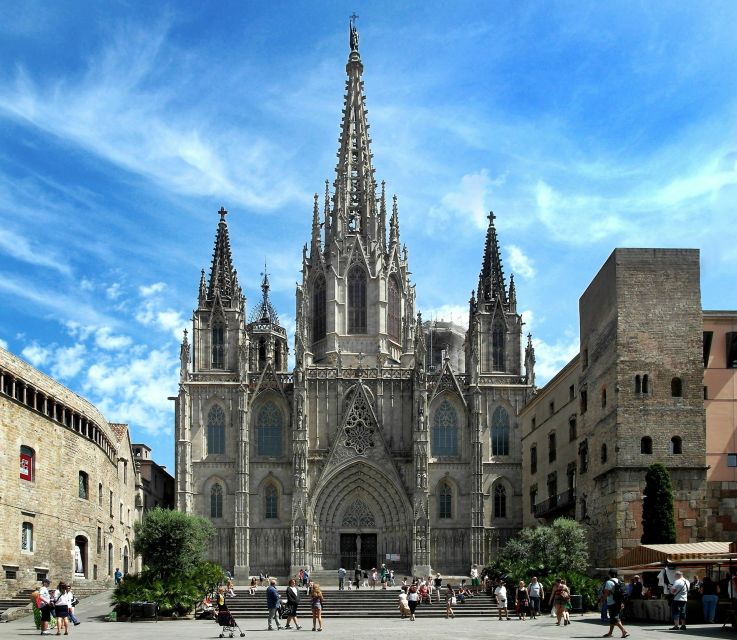 Barcelona: Gothic Quarter Walking Tour with Optional Tapas - Key Points