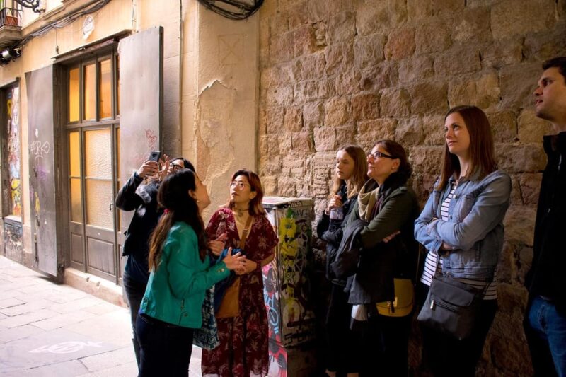 Barcelona: Gothic Quarter's Deepest Secrets Tour and Sangria - Ending with the Best Sangria in Town at Pasa Tapas