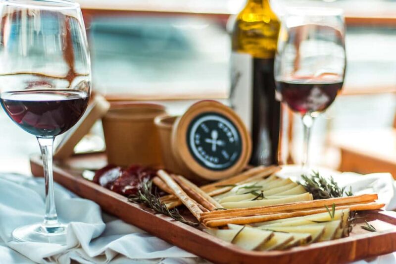 Barcelona: Gourmet Wine & Cheese and Sailing cruise - Key Points