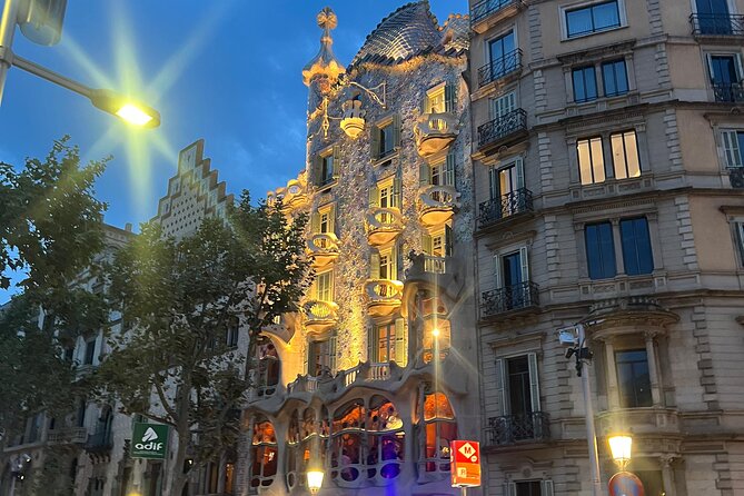 Barcelona: Guided City Tour by Local Transport - Explore Barcelona’s Iconic Landmarks with a Local Touch at $83.81