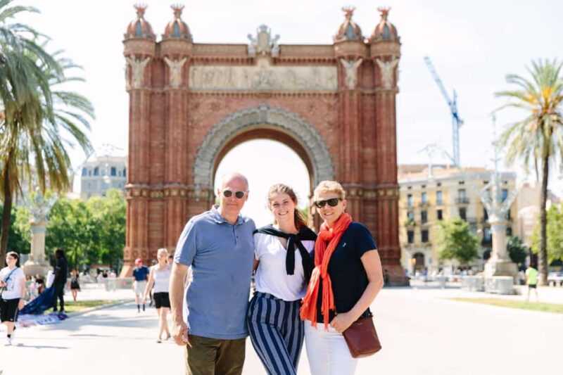 Barcelona: Guided Highlights Bike or eBike Tour (3 Hours) - Key Points