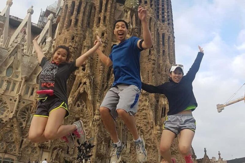 Barcelona: Guided Running Tour with Rooftop Drink - Discover Barcelona on a Guided Running Tour with Rooftop Drink