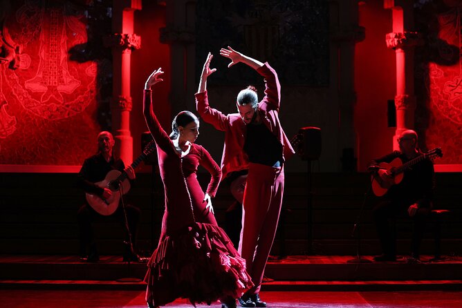 Barcelona Guitar Trio & Dance at the Palau de la Musica - Audience Experience and Interaction