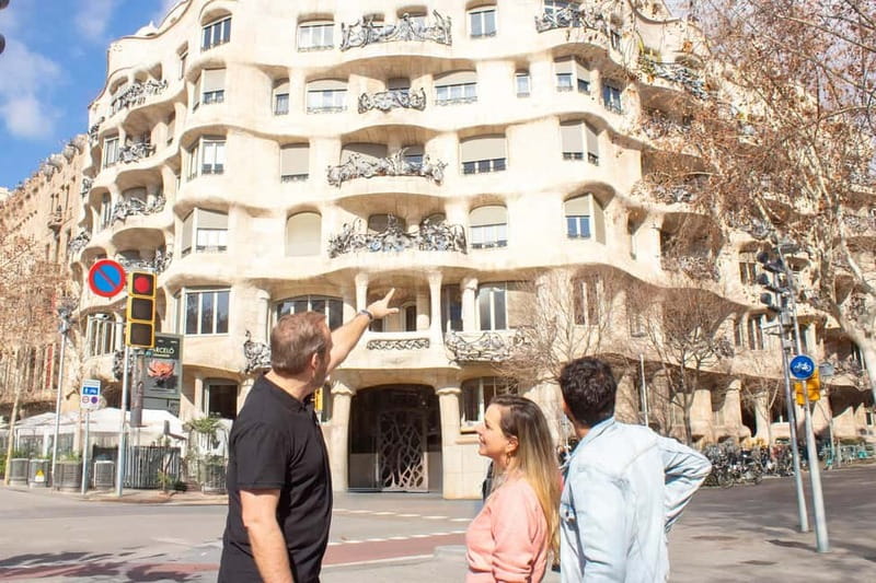 Barcelona: Helicopter, Boat Ride, and Old Town Walking Tour - Navigating Barcelona’s Iconic Modernist Architecture