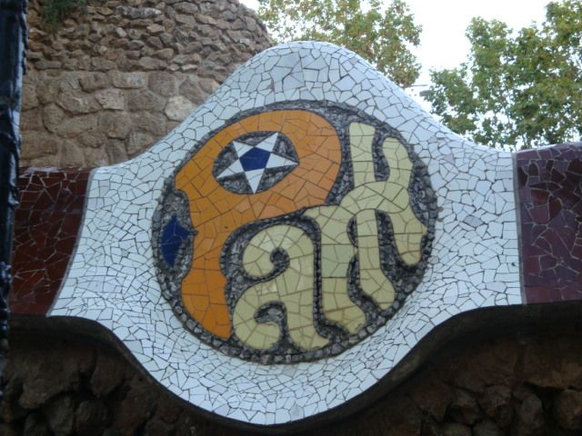 Barcelona: Hidden Secrets City Tour in German or English - Knowledgeable Guides and Personal Attention