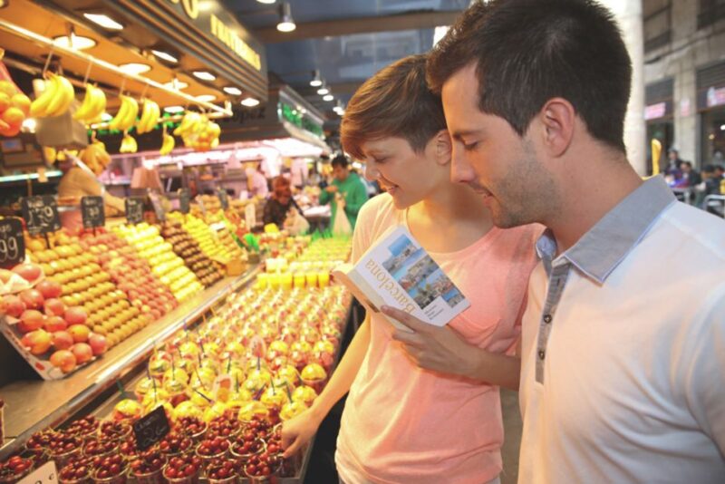 Barcelona: Highlights & Gems Private Tour with Tapa & Drink - Exploring La Boqueria: The Colorful Food Market