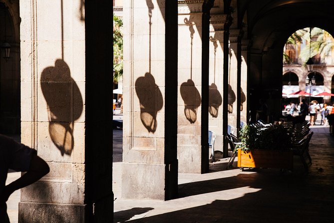 Barcelona Highlights & Hidden Gems Private Tour - Local Drink or Tasting Included in the Experience