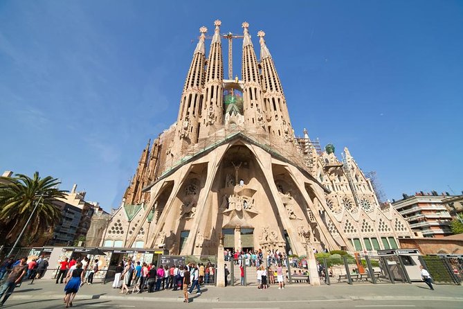 Barcelona Highlights & Montserrat with Port or Hotel Pick Up - Practical Details: Group Size, Timing, and Accessibility