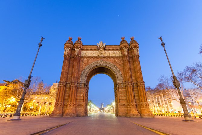 Barcelona Highlights Private Guided Tour with Hotel Pick-up - Visiting Gaudí’s Iconic Masterpieces: Sagrada Familia and Park Güell