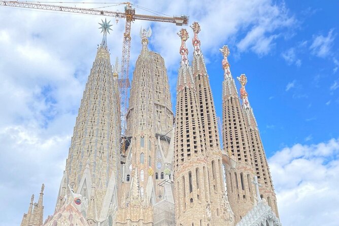 Barcelona Highlights Private Tour - Visiting Gaudí’s Most Famous Houses and Architectural Marvels
