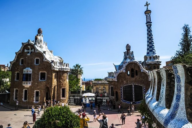 Barcelona Highlights & Sagrada Familia Skip-the-Line Private Tour - The Full-Day Upgrade: Gaudí’s Park Güell and La Pedrera