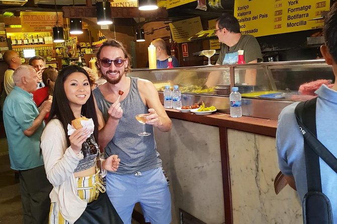 Barcelona Highlights with a Local Friend - Strolling Along Port Vell