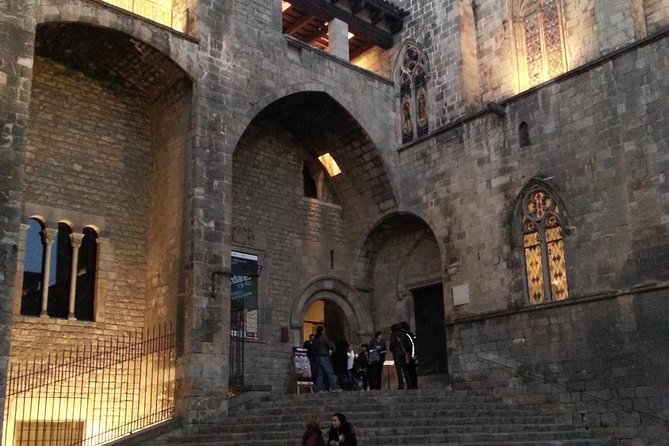 Barcelona Highlights with a Local Friend - Exploring Placa d’Espanya and Montjuic Hill