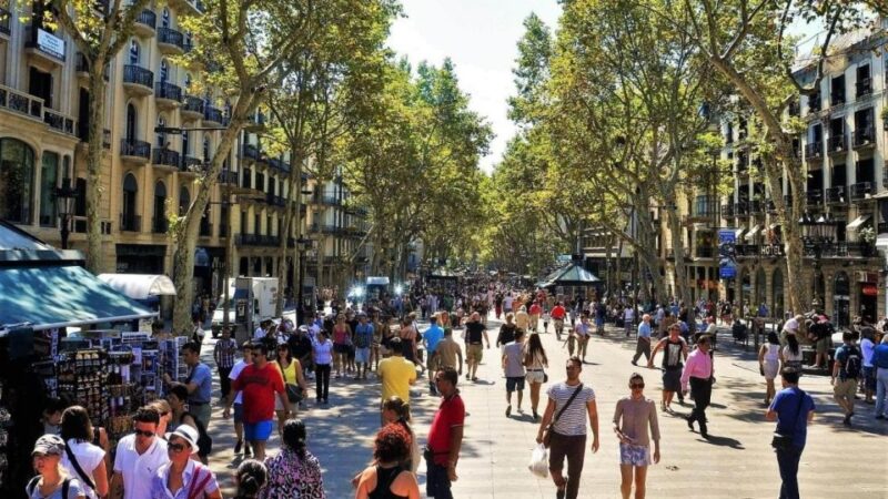 Barcelona Historic Guided Tour - Original Hidden Spots and Off-the-Trail Discoveries