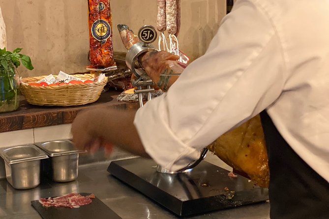 Barcelona Historic Walking Tour and Food Experience - Gastronomic Highlights and Tastings