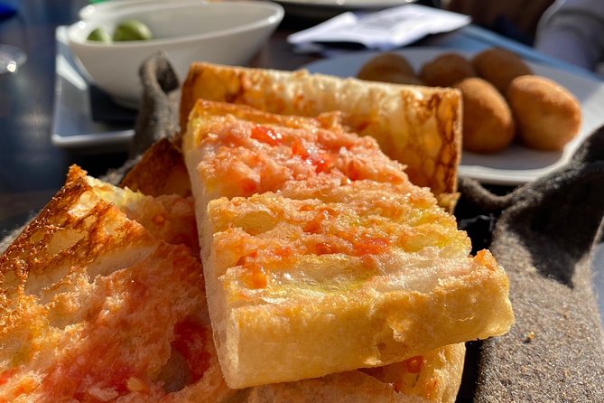 Barcelona Historic Walking Tour and Food Experience - Convenient Meeting and Ending Points