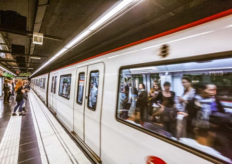 Barcelona: Hola Barcelona Public Transport Travel Card - Practical Tips for Picking Up Your Travel Card