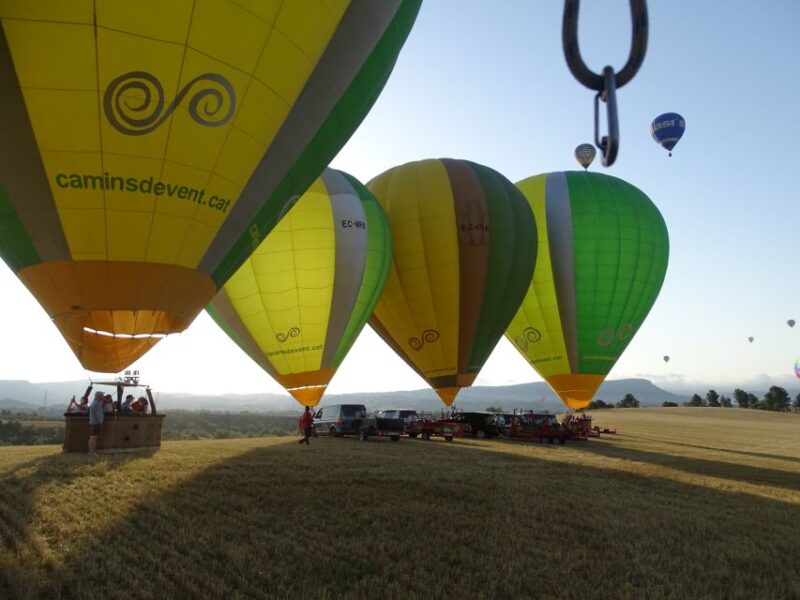 Barcelona: Hot Air Balloon Flight Experience - The Pilot and Crew: Confidence and Expertise