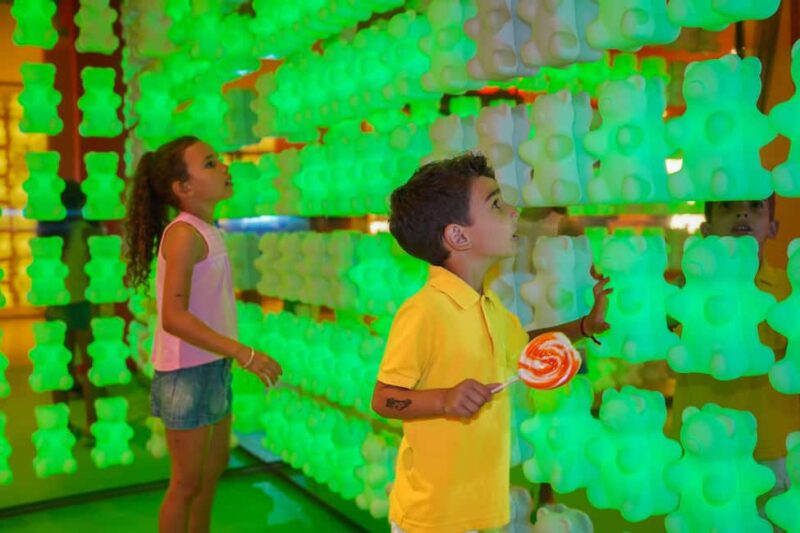 Barcelona: House of Candy Ticket Entrance - Enjoying the Free Candy and Shopping Experience