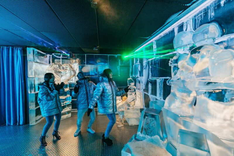 Barcelona: Ice Bar Experience Entry Ticket with 1 Drink - Key Points