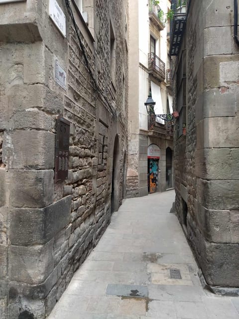 Barcelona: Jewish Tour by a Jewish guide - Walking Through the Gothic Quarter’s Jewish Past