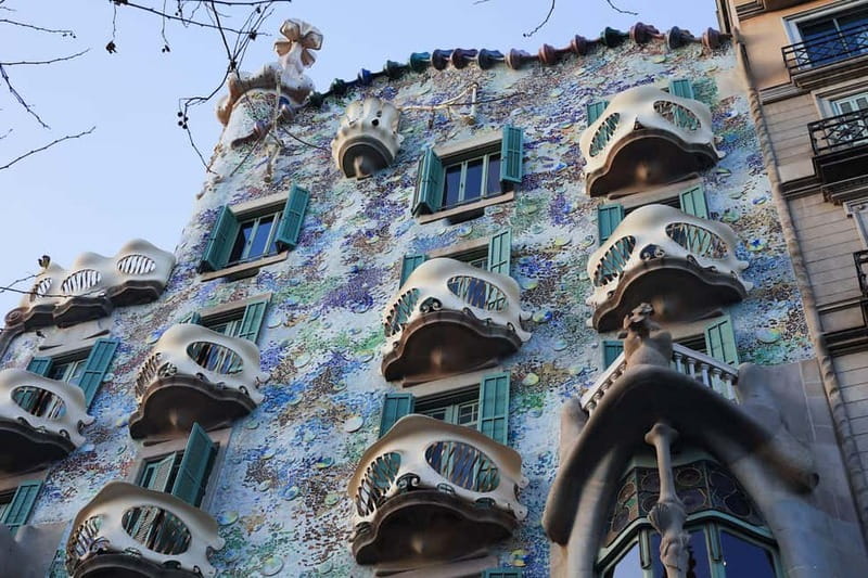 Barcelona: La Pedrera Private Tour with Casa Batlló Ticket - Discovering the "Block of Discord" and Neighbouring Buildings