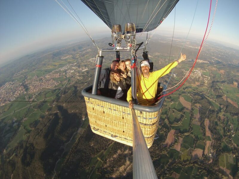 Barcelona L'Anoia: Balloon Flight shared Tour - Experiencing the Cava Toast and Breakfast
