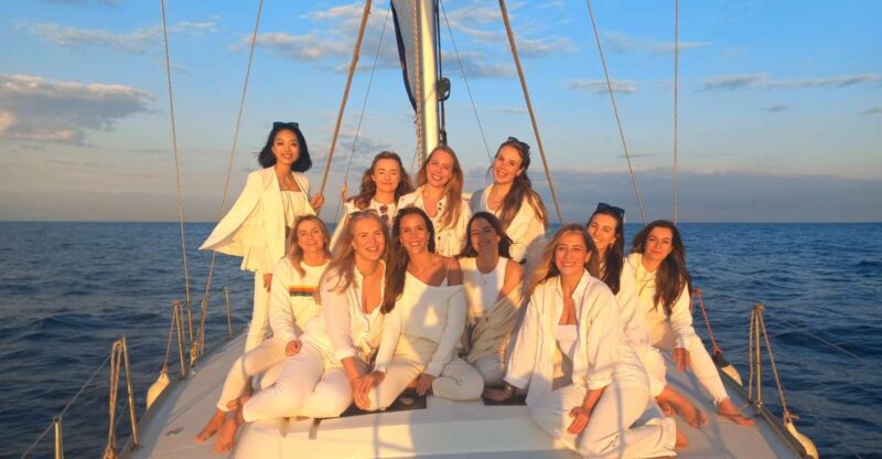 Barcelona: Luxury Private Yacht Daytime Cruise - Key Points