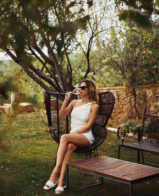 Barcelona: Luxury Wine Tasting at Boutique Winery +6-courses - Logistics and Group Size: Privacy and Comfort