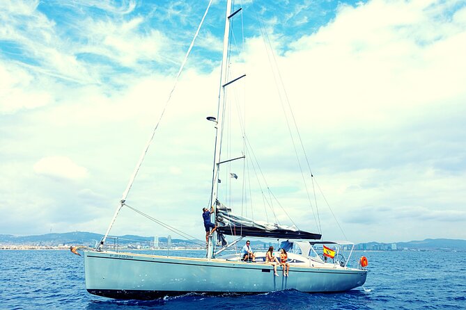 Barcelona Luxury Yacht Cruise  Day or Sunset, Open Bar & Snacks - Meeting Point and Accessibility
