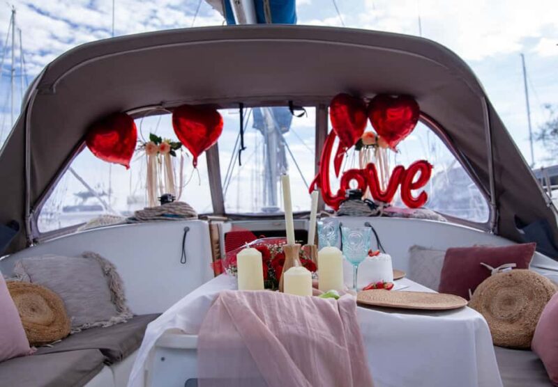 Barcelona: Marriage Proposal on a Sailboat - What’s Included in the Basic Package