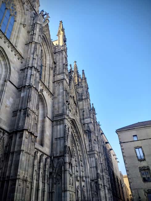 Barcelona: Medieval Gothic Quarter 5-Senses Immersive Tour - Tasting Medieval Flavors from the 14th Century
