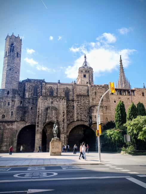 Barcelona: Medieval Gothic Quarter 5-Senses Immersive Tour - Ending at Basílica de Santa Maria del Mar