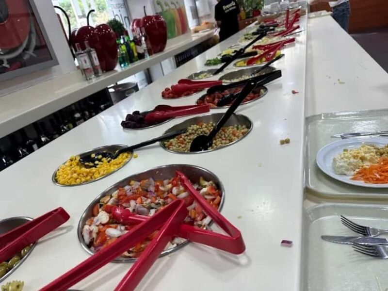 Barcelona: Mediterranean Buffet + Mini Tour of Iconic Areas - Key Points